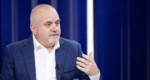 Gazetari Artan Hoxha shpallet ‘non grata’ në Greqi! I ndalohet përjetësisht për të mos shkelur në territorin helen