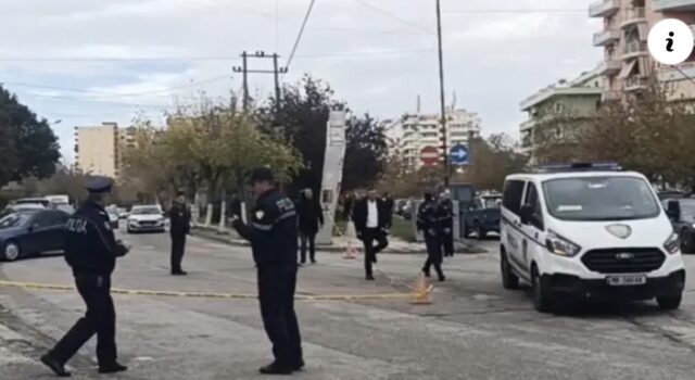 Tre persona qëlluan me a*me zjarri drejt nje automjeti në lëvizje ne Lushnje