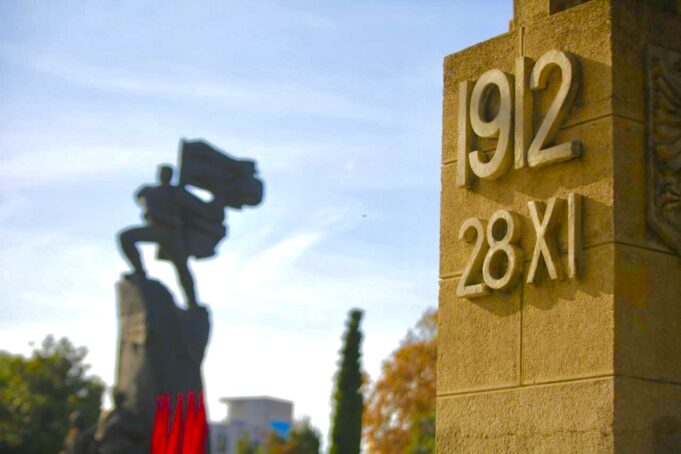 Sot, 28 Nëntori – Rama publikon foton simbolike dhe uron shqiptarët për Ditën e Pavarësisë