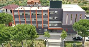 Letër e hapur nga anetari i Keshillit Bashkise PATOS: “Zharrëza nuk kërkon favore, por atë që i takon”