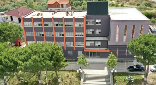 Letër e hapur nga anetari i Keshillit Bashkise PATOS: “Zharrëza nuk kërkon favore, por atë që i takon”