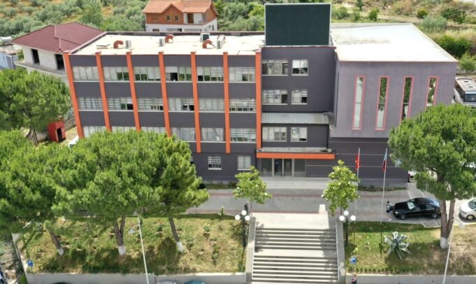 Letër e hapur nga anetari i Keshillit Bashkise PATOS: “Zharrëza nuk kërkon favore, por atë që i takon”