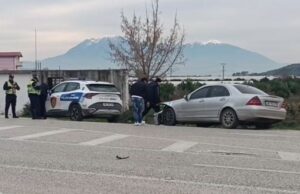 Aksident në në aksin Lushnjë-Berat, 3 makina përplasen me njëra-tjetrën