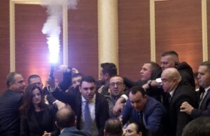 Tensionet në Kuvend, PS kërkon përjashtimin e 29 deputetëve të PD