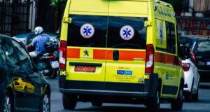 Greqi/19-vjeçari shqiptar bie nga kati i katërt dhe humb jetën