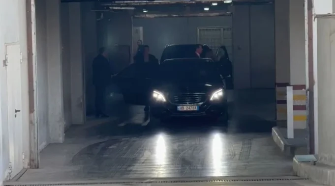 Kreu i ri i SPAK shkon në Këshillin e Mandateve, shoqërohet nga dy prokurorët e çështjes ‘Balluku’