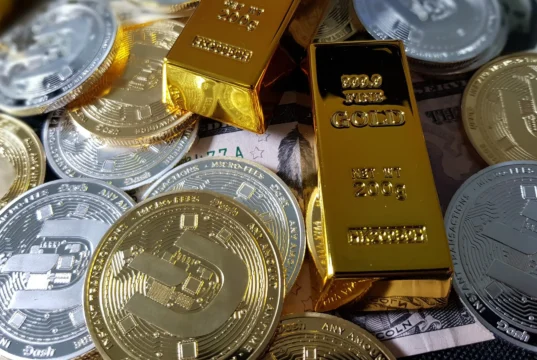 Ari dhe argjendi arrijnë nivele rekord mes tensioneve gjeopolitike