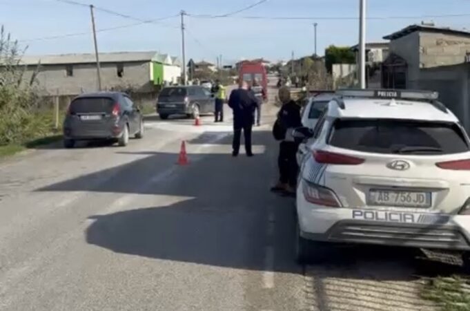 Aksident i rëndë në aksin Roskovec–Berat, humb jetën 50-vjeçari nga Strumi; drejtuesi largohet nga vendi i ngjarjes