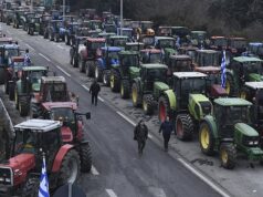 Fermerët ne GREQI ,paralizojnë rrugët dhe doganat ,protestat pritet të përshkallëzohen javën e ardhshme