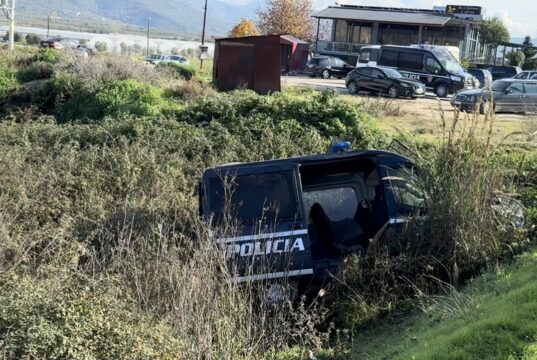 Aksident në kryqëzimin e Cakranit – Dëmtohen 4 persona, mes tyre 3 efektivë policie