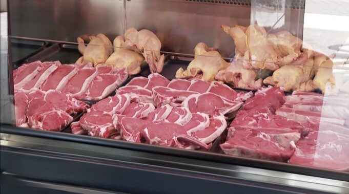 Tregetimi i mishit nën hetim, kontrolle ne Fier e disa qytete per fshehje fitimesh dhe mungesë fiskalizimi