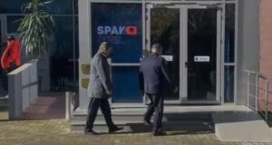 Ish-presidenti Bamir Topi shkon në SPAK per çështjen e ’21 Janarit’