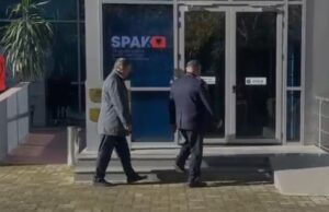 Ish-presidenti Bamir Topi shkon në SPAK per çështjen e ’21 Janarit’