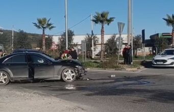 Benzi përplas mjetin ndërkohë që qarkullonte me shpejtësi