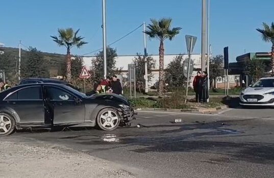 Benzi përplas mjetin ndërkohë që qarkullonte me shpejtësi