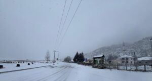 Akull e dëborë në aksin Librazhd–Qafë Thanë, policia apel drejtuesve të mjeteve