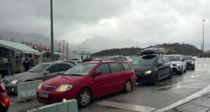 Rreth 10 mijë emigrantë shqiptarë kanë kaluar pikën kufitare të Kakavijës gjatë orëve të fundit