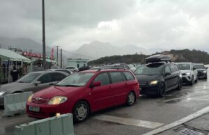 Rreth 10 mijë emigrantë shqiptarë kanë kaluar pikën kufitare të Kakavijës gjatë orëve të fundit