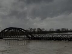 Al*rm për përmbytje nga Vjosa – Rrezikohet furnizimi me ujë i pijshëm për qytetin e Fierit