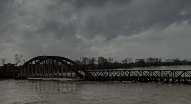 Al*rm për përmbytje nga Vjosa – Rrezikohet furnizimi me ujë i pijshëm për qytetin e Fierit