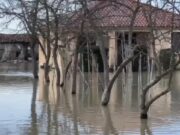 Hasturkas -Ulet niveli i ujit të Semanit, por prania e ujit vijon në toka bujqësore dhe 20 banesa