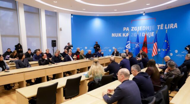 Debat brenda grupit të PD/ Disa deputetë kundër Berishës për bojkotin e Reformës Territoriale dhe asaj Zgjedhore