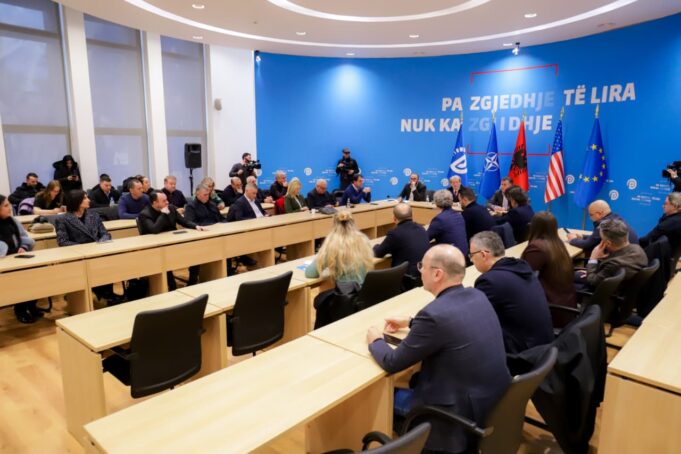 Debat brenda grupit të PD/ Disa deputetë kundër Berishës për bojkotin e Reformës Territoriale dhe asaj Zgjedhore