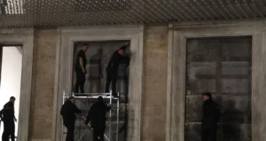 ‘Shqipëria Bëhet’ njofton protestën, Garda ‘blindon’dyert e Kryeministrisë