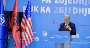 Berisha për 21 Janarin: Rama përgjegjësi kryesor, u bë gati të mbante fjalim nga karrigia ime