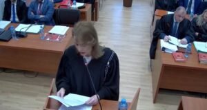 Përfaqësuesja e Kryeministrisë: Gjykata penale nuk ka të drejtë të pezullojë një ministër