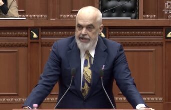 Rama ironizon akuzat e opozitës: Mos e lini Latifin, ua kthen humbjen në fitore