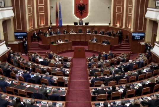 Kuvendi miraton aderimin e Shqipërisë në “Bordin e Paqes” së Presidentit Trump