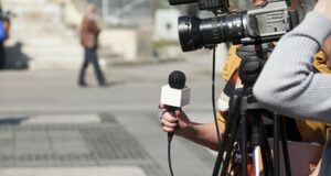 Ndryshimet në Kodin Penal: Shpifja dekriminalizohet, rritet mbrojtja penale për gazetarët