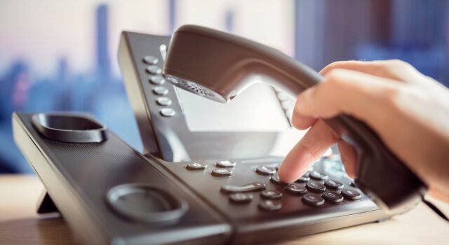 Epoka e telefonisë fikse po mbyllet/ AKEP: Interneti kthehet në shërbimin kryesor të komunikimit në vend