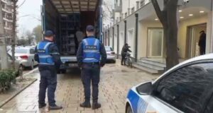 Kadastra e Vlorës transferohet në Tiranë, nis transporti i materialeve