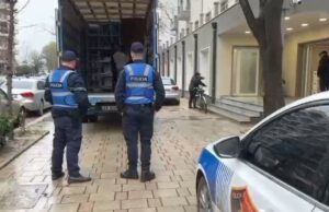 Kadastra e Vlorës transferohet në Tiranë, nis transporti i materialeve