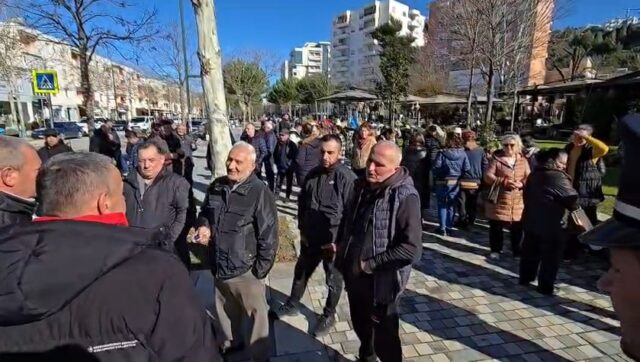 Zhvendosja e Tregut Industrial në Vlorë, tregtarët sërish në protestë