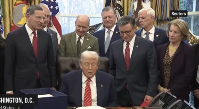 Trump përplaset me gazetaren e CNN në Shtëpinë e Bardhë: “Nuk thua kurrë të vërtetën”