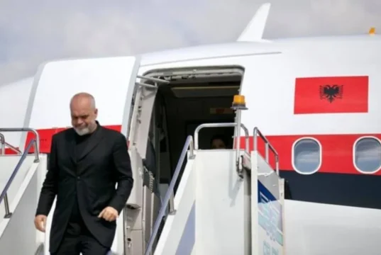 Rama niset drejt Uashingtonit, merr pjesë në themelimin zyrtar të Bordit të Paqes!