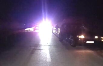 Aks*dent në Lushnje, drejtuesi i “BMW” përplaset me një kalë!