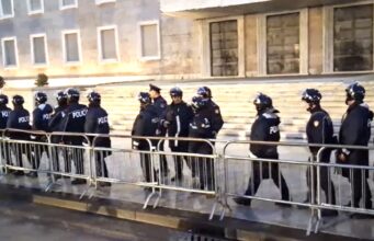 Policia rrit masat: 1300 efektivë në terren për protestën e sotme të opozitës