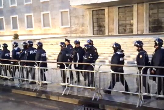 Policia rrit masat: 1300 efektivë në terren për protestën e sotme të opozitës