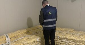 AKU ‘bllokon’ produktet e pasigurta ne nje baxho në FIER