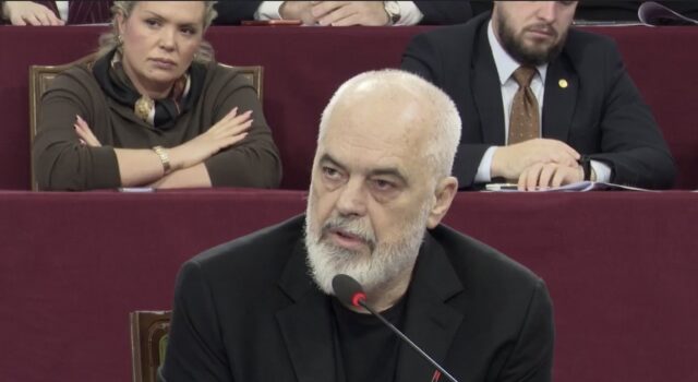 A do t’i heqë Kuvendi imunitetin Ballukut? Rama kujton forcën e kartonit të PS