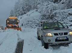 Bora mbulon aksin Bogë-Theth! Dëbora arrin në 50 cm