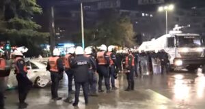 Protesta e opozitës, raportohet per 31 persona të shoqëruar nga policia