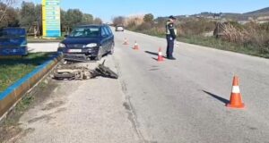 Aksident në Lushnje–Berat, pl*goset drejtuesi i një motoçikletë