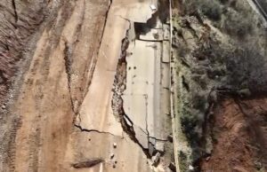 Rrëshqitja masive e dheut bllokon aksin Prrenjas–Librazhd në Arrat e Gurrës