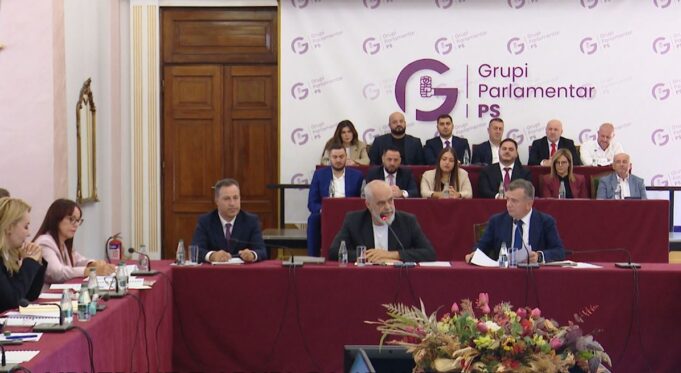 PS mbledh sot grupin parlamentar, në fokus Kodi Penal dhe ligji për referendumin