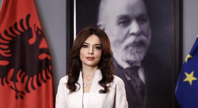 Rama e shkarkoi nga Ministria e Jashtme, reagon me nje deklarate ,Elisa Spiropali